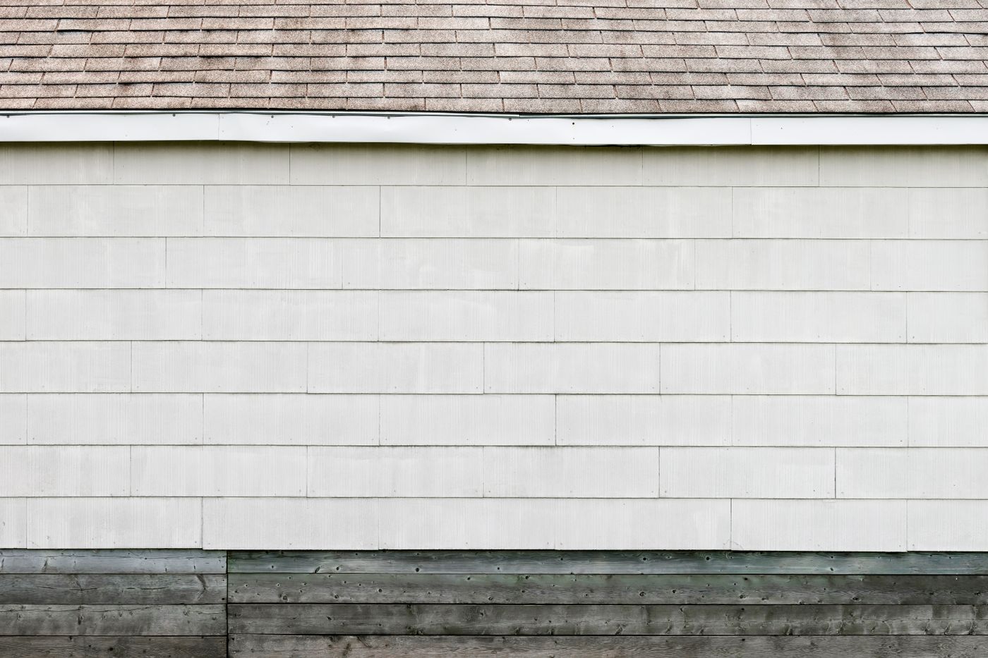 Clean lap siding on a home